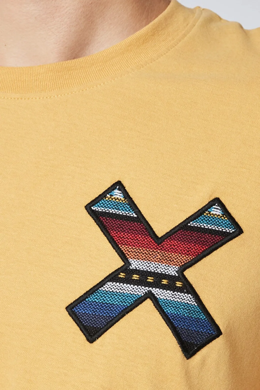 CAMISETA CLASSIC AMARILLA