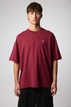 CAMISETA PATCH BURGUNDY