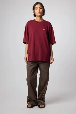 CAMISETA PATCH BURGUNDY
