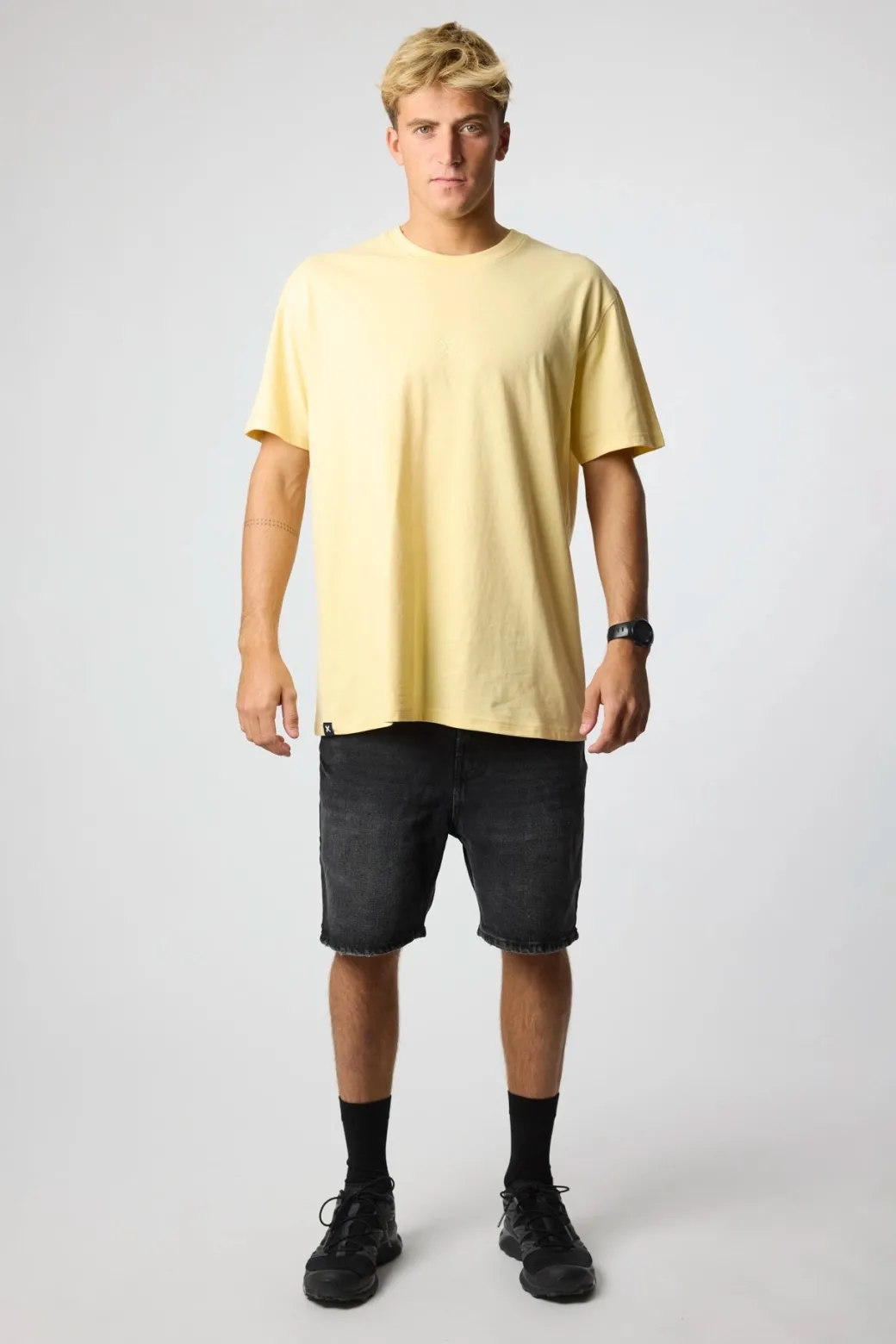 CAMISETA REEF LIGHT YELLOW