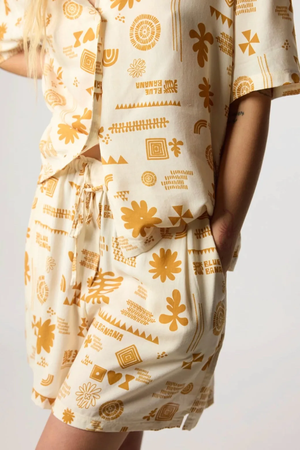 PANTALÓN CORTO MUJER TILE ECRU